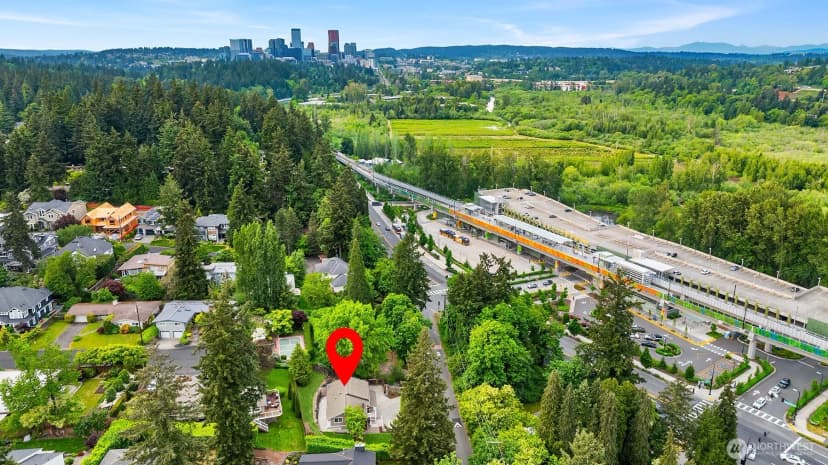 Property photo for 2805 112th Avenue Se, Bellevue photo 40