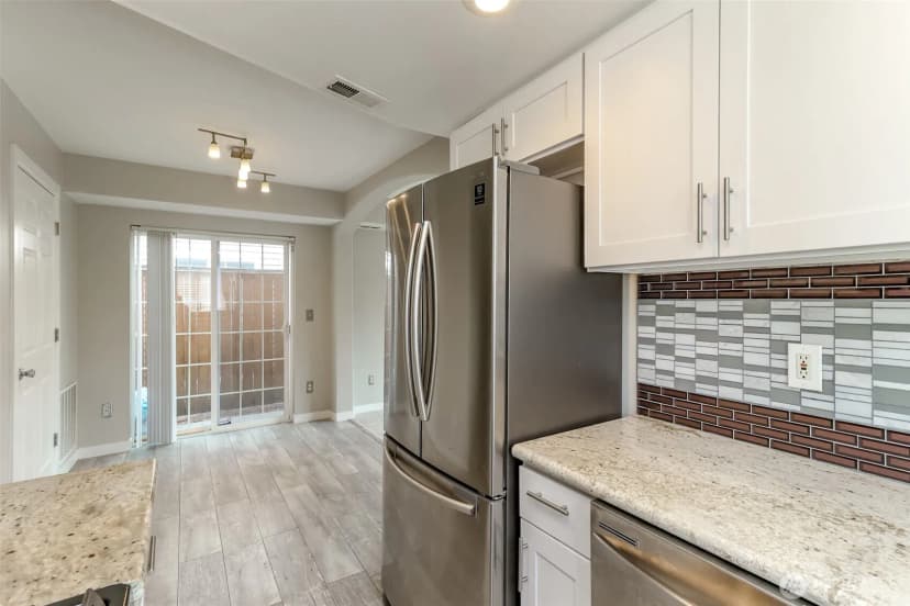 Property photo for 10426 17th Avenue Sw #10426, Seattle photo 19
