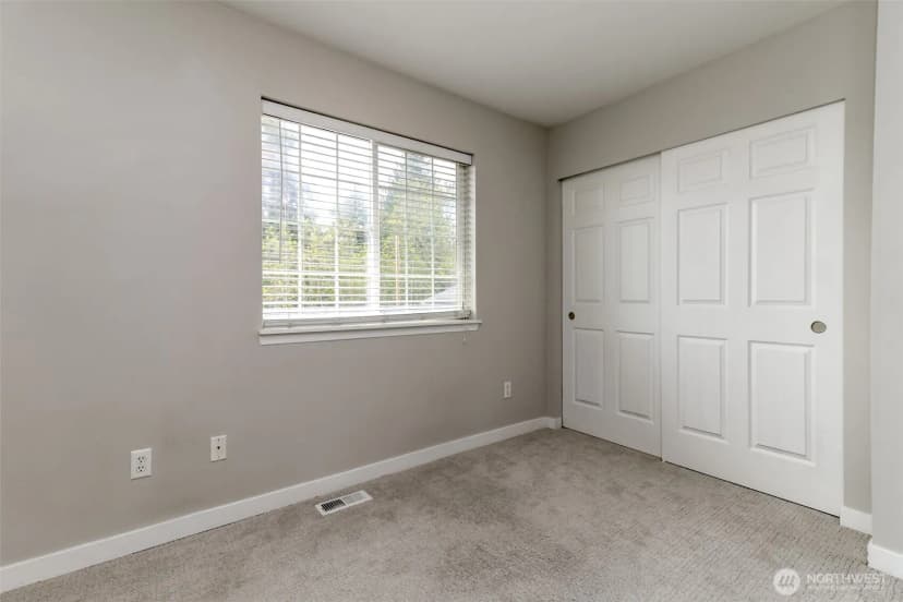 Property photo for 10426 17th Avenue Sw #10426, Seattle photo 32