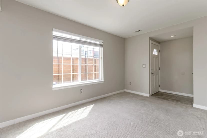 Property photo for 10426 17th Avenue Sw #10426, Seattle photo 9