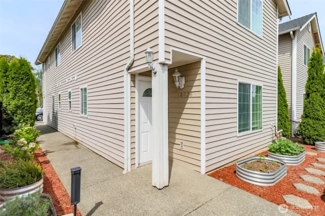 Property photo for 10426 17th Avenue Sw #10426, Seattle