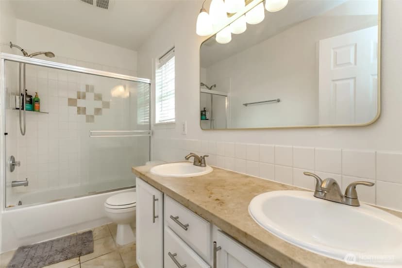 Property photo for 10426 17th Avenue Sw #10426, Seattle photo 27