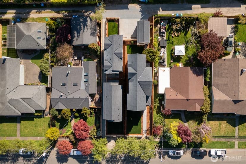 Property photo for 10330 14th Avenue Nw, Seattle photo 17