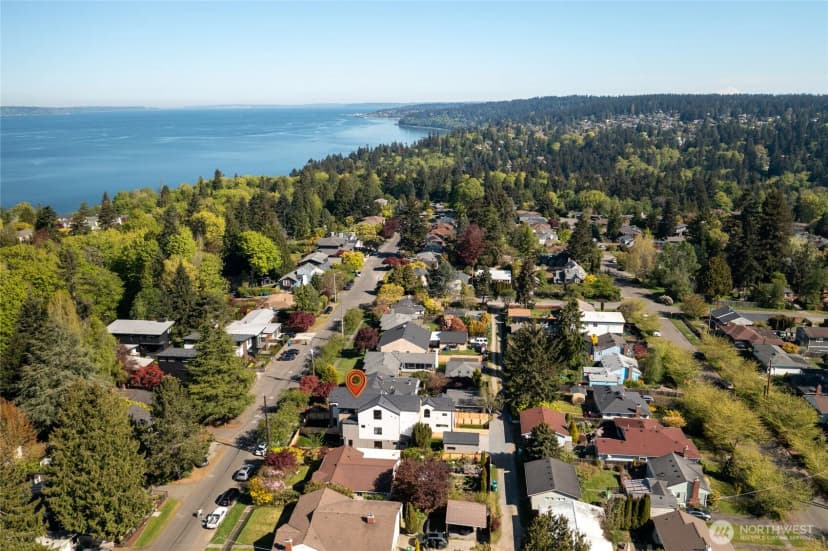 Property photo for 10330 14th Avenue Nw, Seattle photo 16