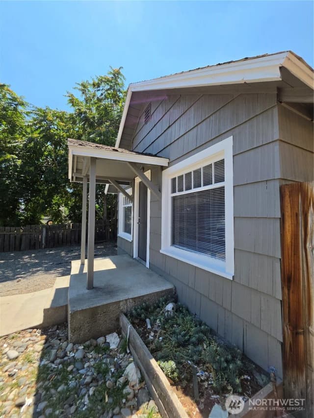 Property photo for 2436 Chatham Hill Drive, Wenatchee photo 2