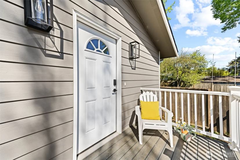 Property photo for 1411 26th Avenue, Seattle photo 4