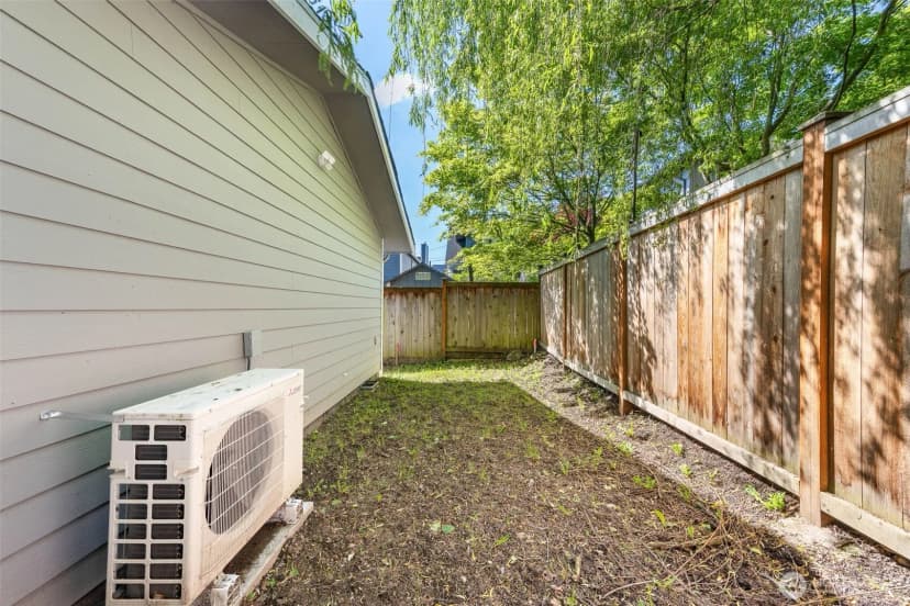 Property photo for 1411 26th Avenue, Seattle photo 24