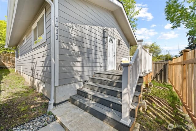 Property photo for 1411 26th Avenue, Seattle photo 3