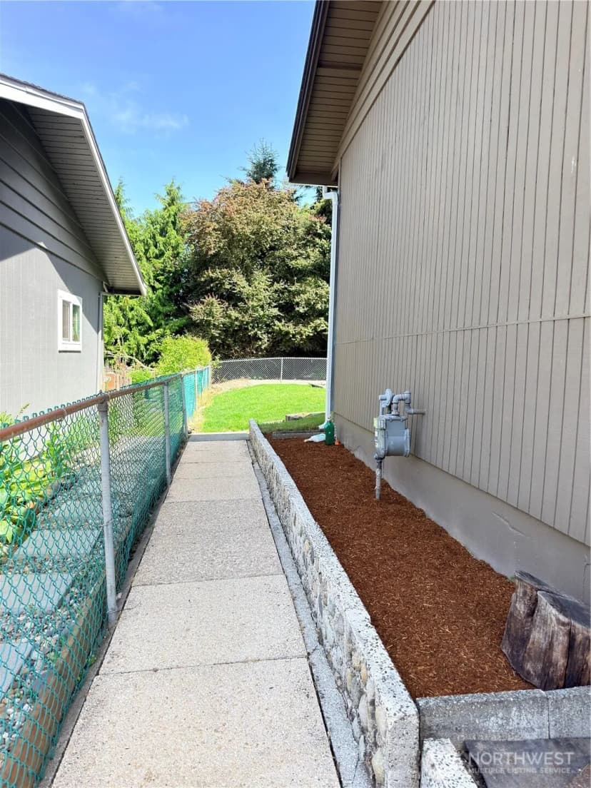 Property photo for 2420 Sw 326th Street, Federal Way photo 34