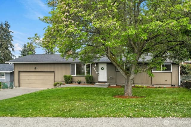 Property photo for 2420 Sw 326th Street, Federal Way