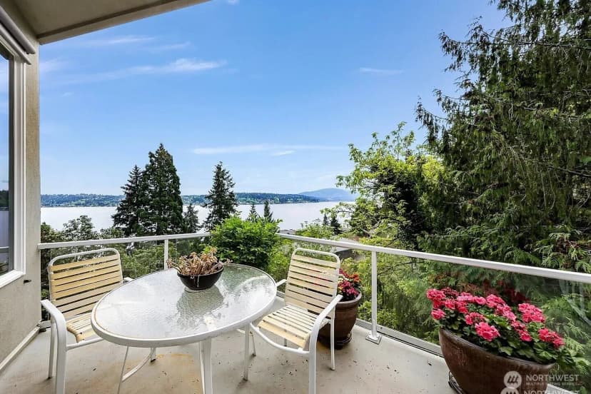 Property photo for 1120 W Lake Sammamish Parkway Se, Bellevue photo 8