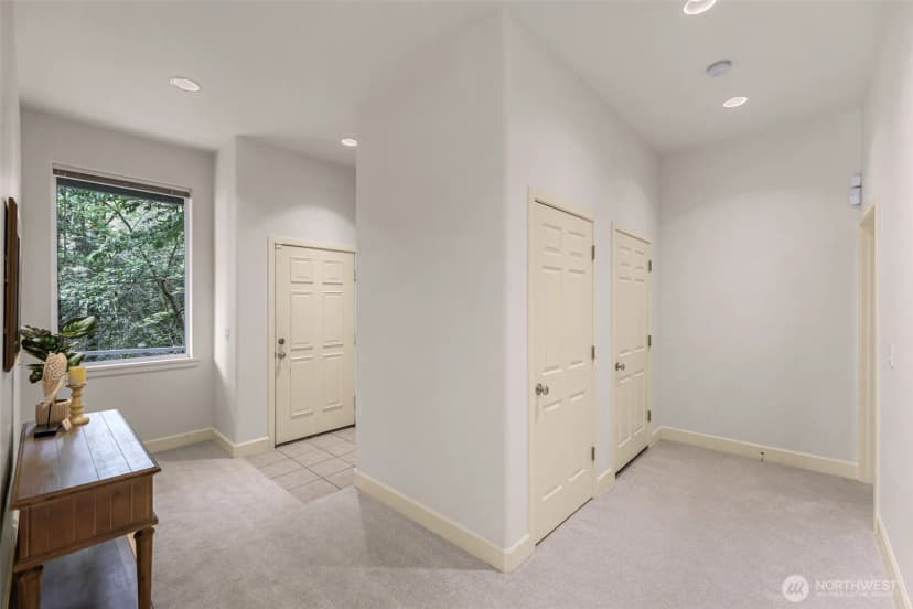 Property photo for 1120 W Lake Sammamish Parkway Se, Bellevue photo 17