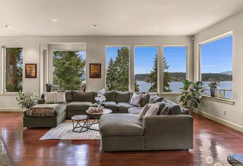 Property photo for 1120 W Lake Sammamish Parkway Se, Bellevue photo 3