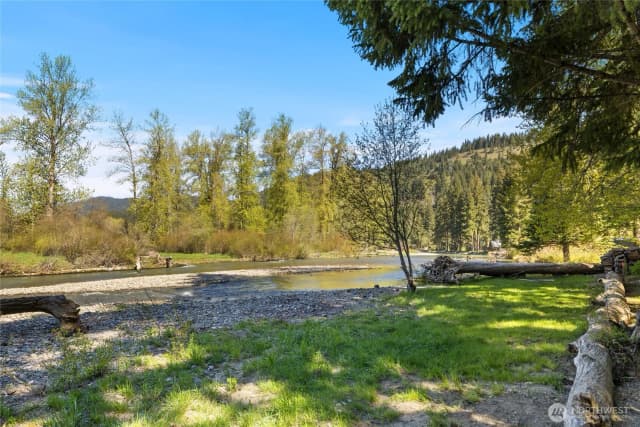 Property photo for 61 Heron Dr, Cle Elum photo 2