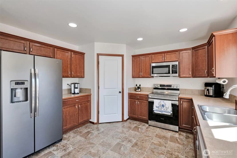 Property photo for 13112 27th Place W, Everett photo 5