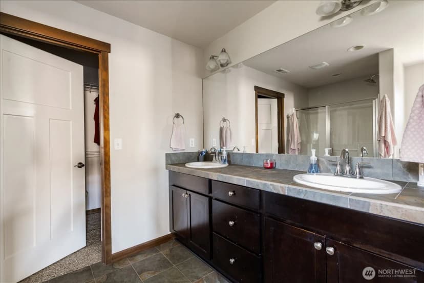 Property photo for 2837 Sw Fairway Point Drive, Oak Harbor photo 23