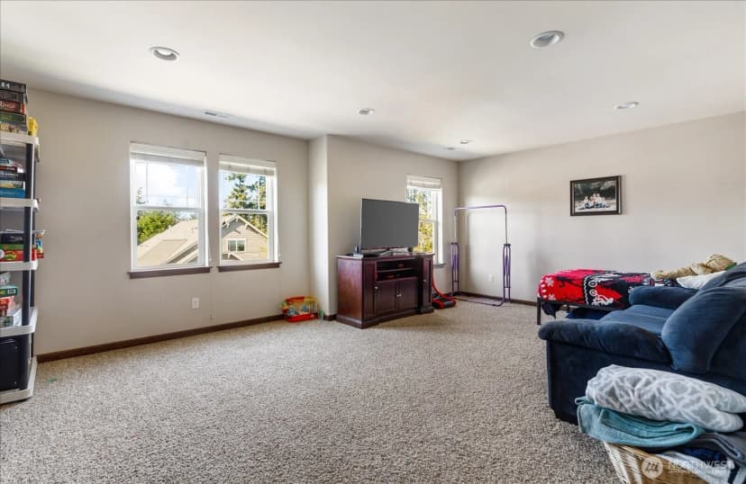 Property photo for 2837 Sw Fairway Point Drive, Oak Harbor photo 27