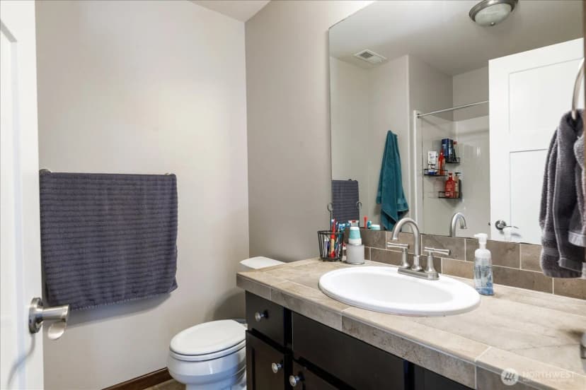 Property photo for 2837 Sw Fairway Point Drive, Oak Harbor photo 31
