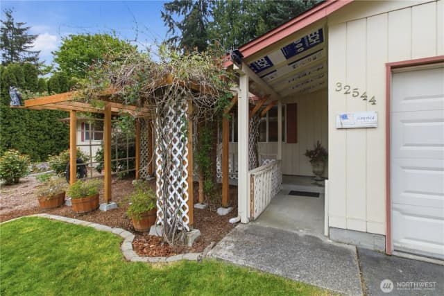 Property photo for 32544 24th Avenue Sw, Federal Way photo 2