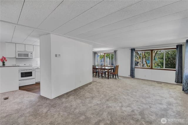 Property photo for 18425 Ne 95th Street #146, Redmond photo 3