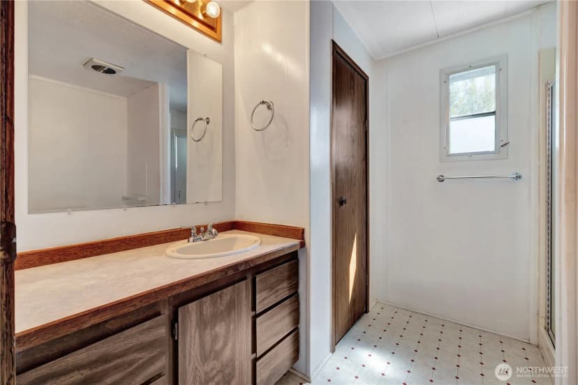 Property photo for 18425 Ne 95th Street #146, Redmond photo 9