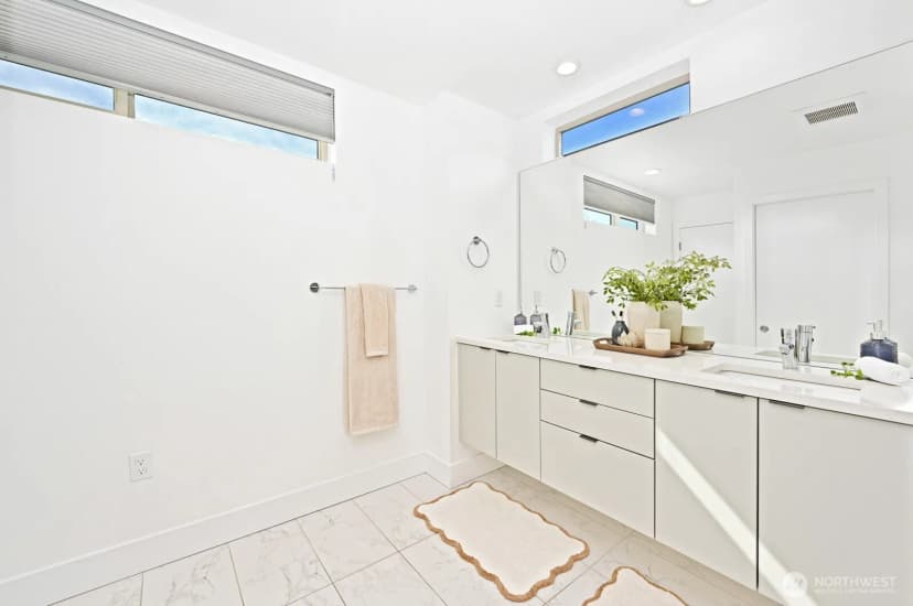 Property photo for 2108 E James Street #a, Seattle photo 16