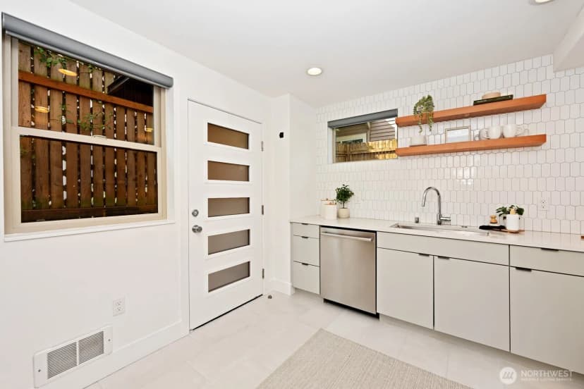 Property photo for 2108 E James Street #a, Seattle photo 7