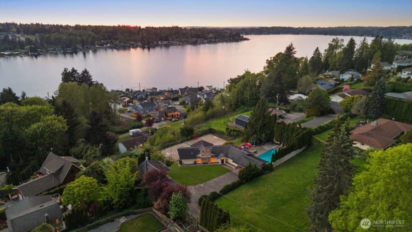Property photo for 702 Rhodora Heights Road, Lake Stevens photo 2