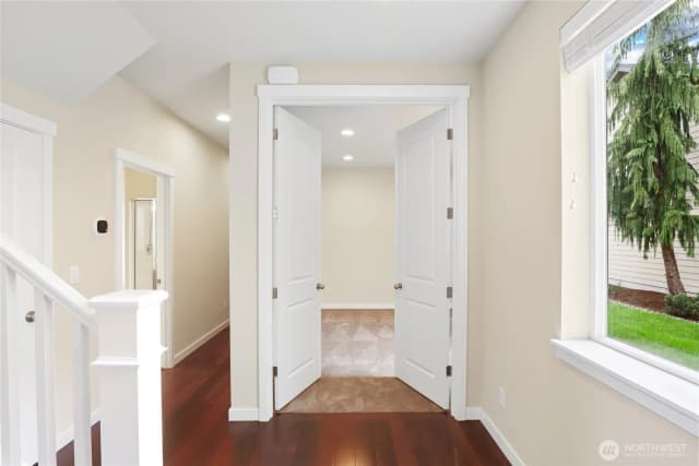 Property photo for 10248 242nd Avenue Ne, Redmond photo 4