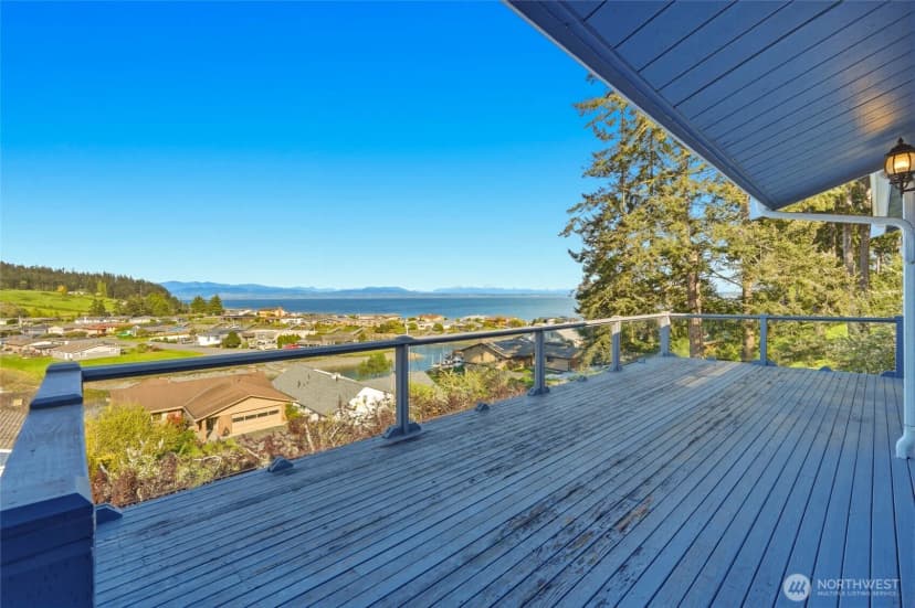 Property photo for 2198 Aurora Court, Oak Harbor photo 15
