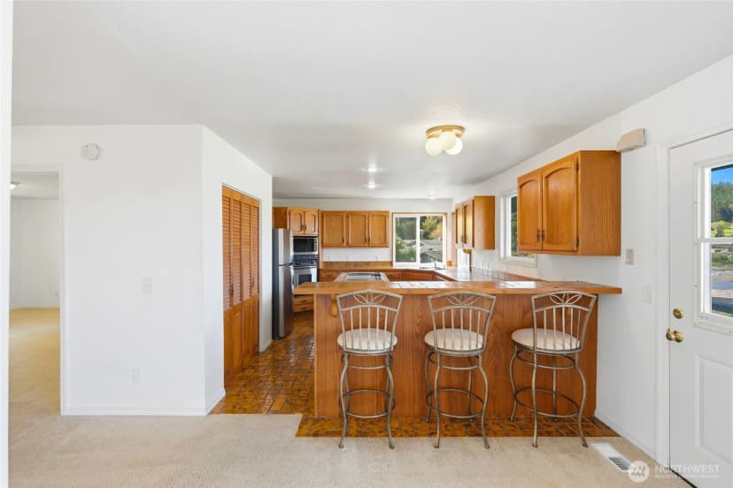 Property photo for 2198 Aurora Court, Oak Harbor photo 10