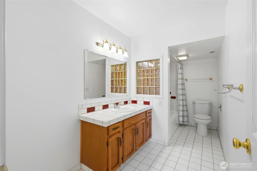 Property photo for 2198 Aurora Court, Oak Harbor photo 30