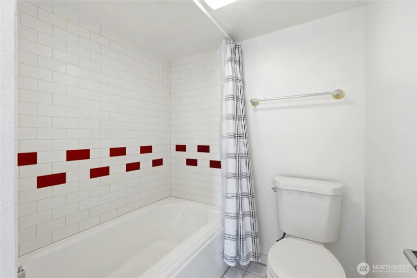 Property photo for 2198 Aurora Court, Oak Harbor photo 31