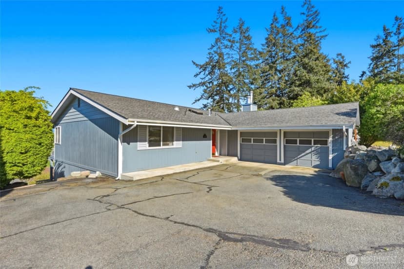 Property photo for 2198 Aurora Court, Oak Harbor