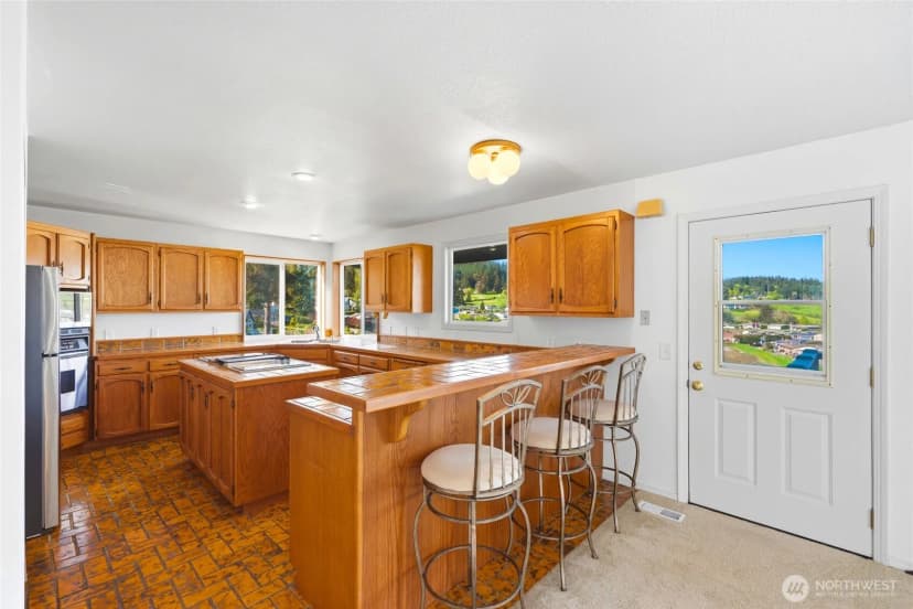 Property photo for 2198 Aurora Court, Oak Harbor photo 11