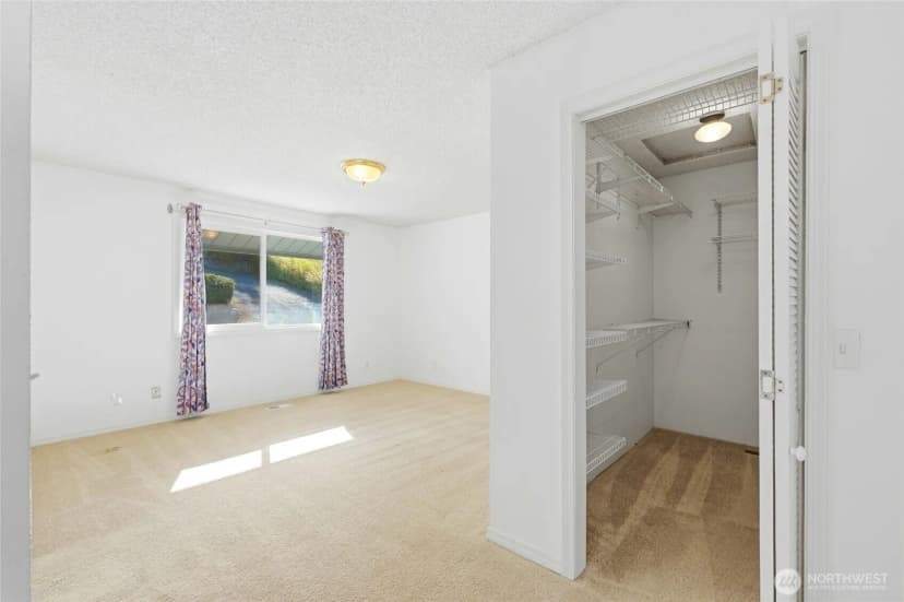 Property photo for 2198 Aurora Court, Oak Harbor photo 18