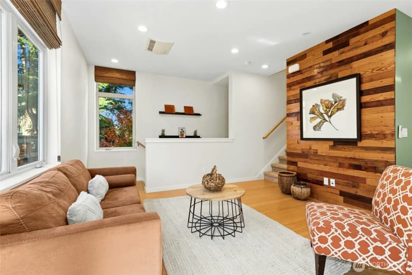 Property photo for 4411 Meridian Avenue N, Seattle photo 8