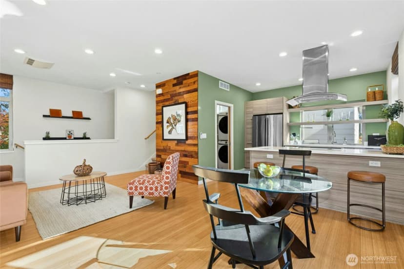 Property photo for 4411 Meridian Avenue N, Seattle photo 6