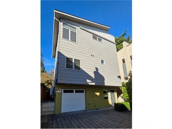 Property photo for 4411 Meridian Avenue N, Seattle