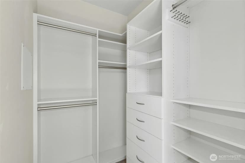 Property photo for 4411 Meridian Avenue N, Seattle photo 19