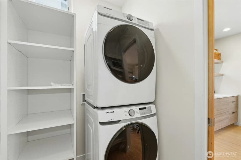 Property photo for 4411 Meridian Avenue N, Seattle photo 14