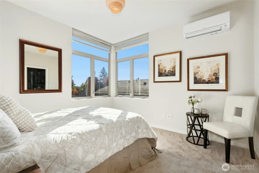 Property photo for 4411 Meridian Avenue N, Seattle photo 15