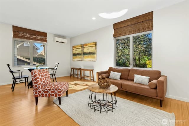 Property photo for 4411 Meridian Avenue N, Seattle photo 5