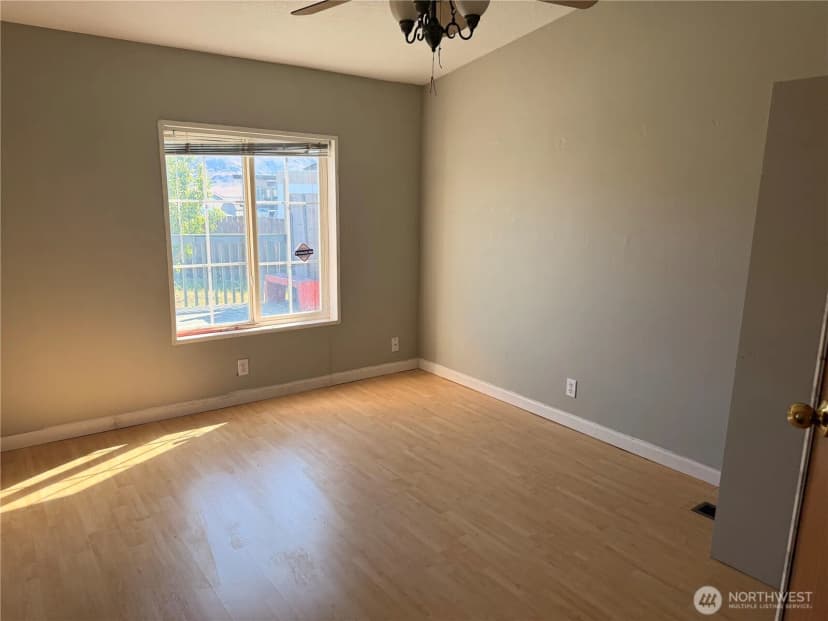 Property photo for 612 Orchard Drive Sw, Mattawa photo 13