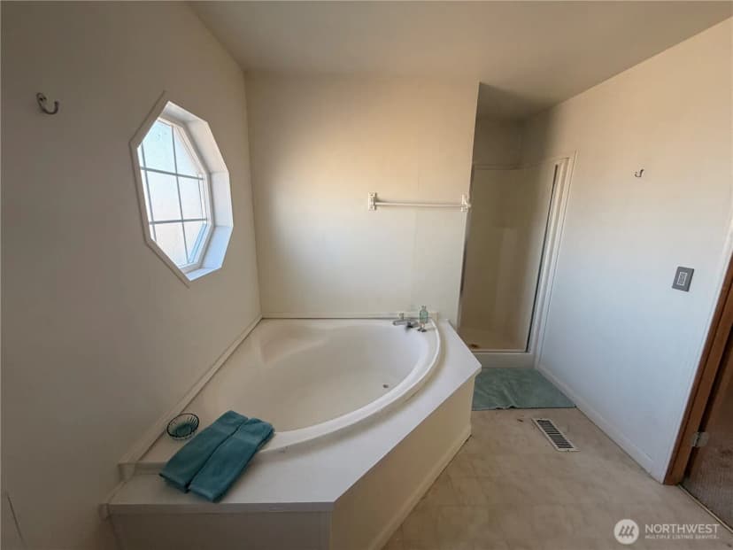 Property photo for 612 Orchard Drive Sw, Mattawa photo 10