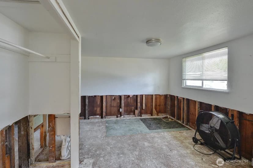 Property photo for 425 N Hawthorne Street, Burlington photo 14
