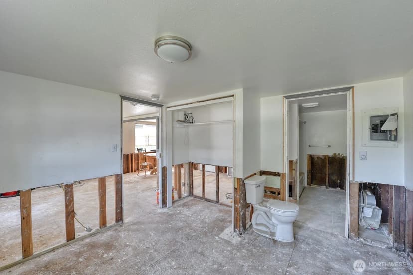 Property photo for 425 N Hawthorne Street, Burlington photo 15