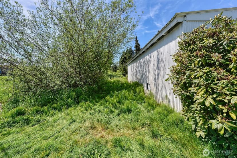 Property photo for 425 N Hawthorne Street, Burlington photo 8