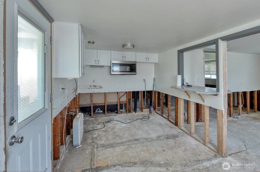 Property photo for 425 N Hawthorne Street, Burlington photo 18