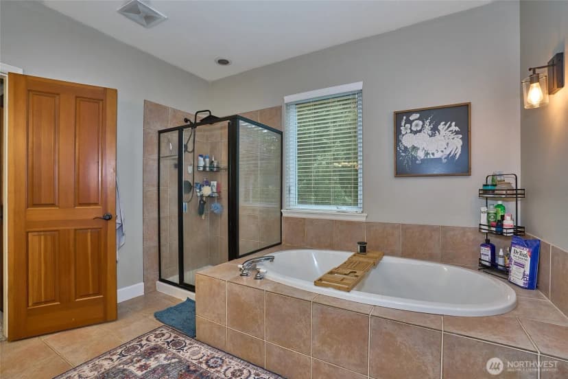 Property photo for 18248 240th Ave Se, Maple Valley photo 23